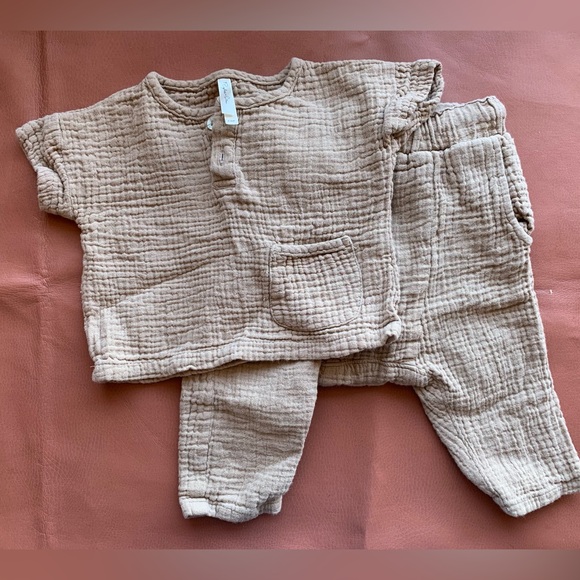 Rylee + Cru Other - Rylee + Cru Neutral Baby T-Shirt and Jogger Set 3-6 Months